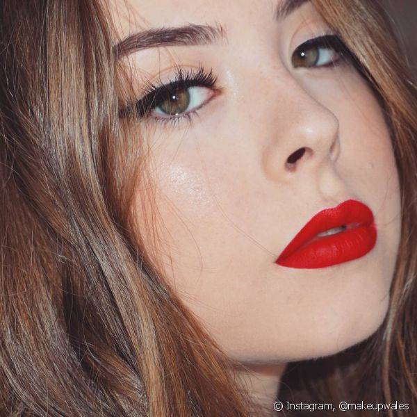 O batom vermelho ? perfeito para as leoninas (Foto: Instagram @makeupwales)